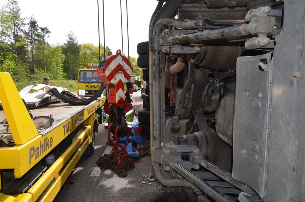 VU LKW umgestuerzt A 3 Rich Oberhausen Hoehe AS Koeln Koenigsforst P257.JPG - Miklos Laubert